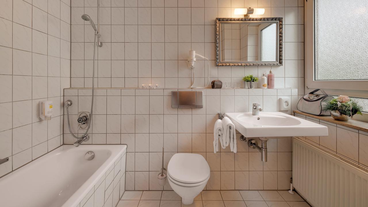 Hotel Am Kupferhammer توبنجن المظهر الخارجي الصورة